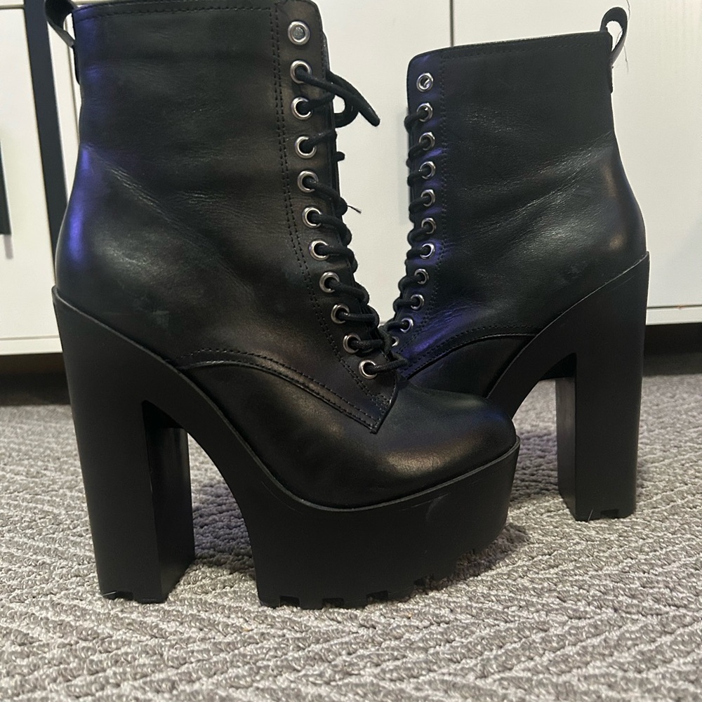 Steve Madden platform heeled boots